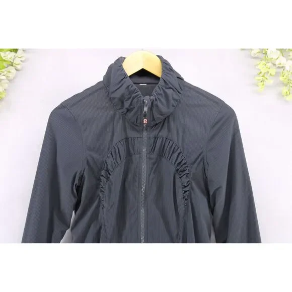 Lululemon Women's Off To Class Full Zip Jacket Grey Striped Sz 6 - Picture 3 of 8